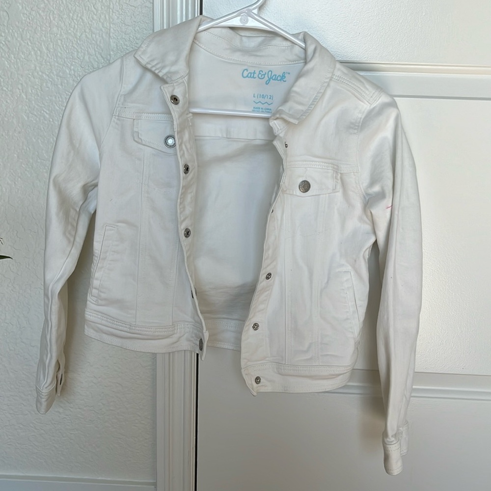 🌟3/$15🌟 Jean jacket - Picture 1 of 5